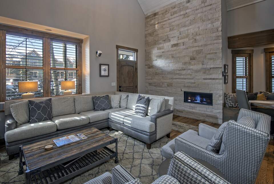 Cozy home in Breckenridge Historic District - ski, mountain bike & hike - walk to shopping + dining - Breckenridge, Colorado