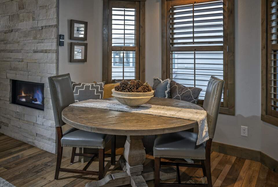 Cozy home in Breckenridge Historic District - ski, mountain bike & hike - walk to shopping + dining - Breckenridge, Colorado