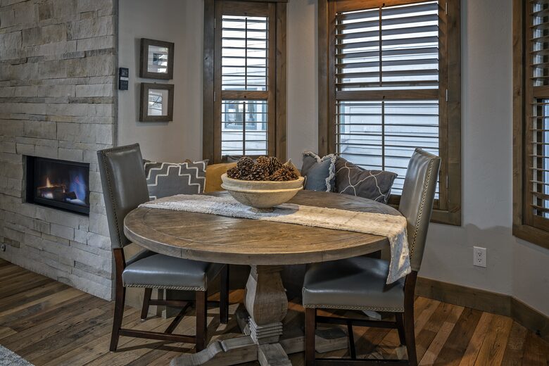 Cozy home in Breckenridge Historic District - ski, mountain bike & hike - walk to shopping + dining - Breckenridge, Colorado