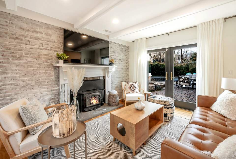 Cozy Retreat With Pool, Hot Tub, and Close to Beach - Wading River, New York