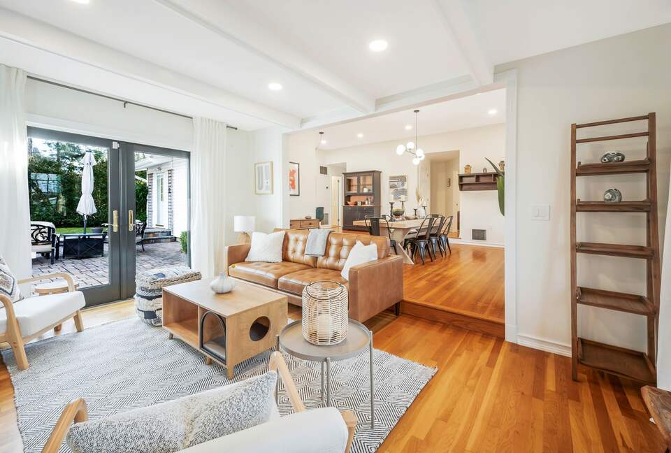 Cozy Retreat With Pool, Hot Tub, and Close to Beach - Wading River, New York