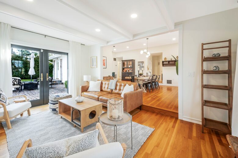 Cozy Retreat With Pool, Hot Tub, and Close to Beach - Wading River, New York