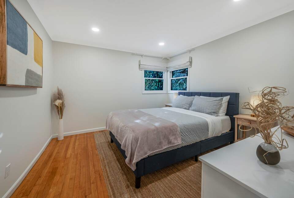 Cozy Retreat With Pool, Hot Tub, and Close to Beach - Wading River, New York