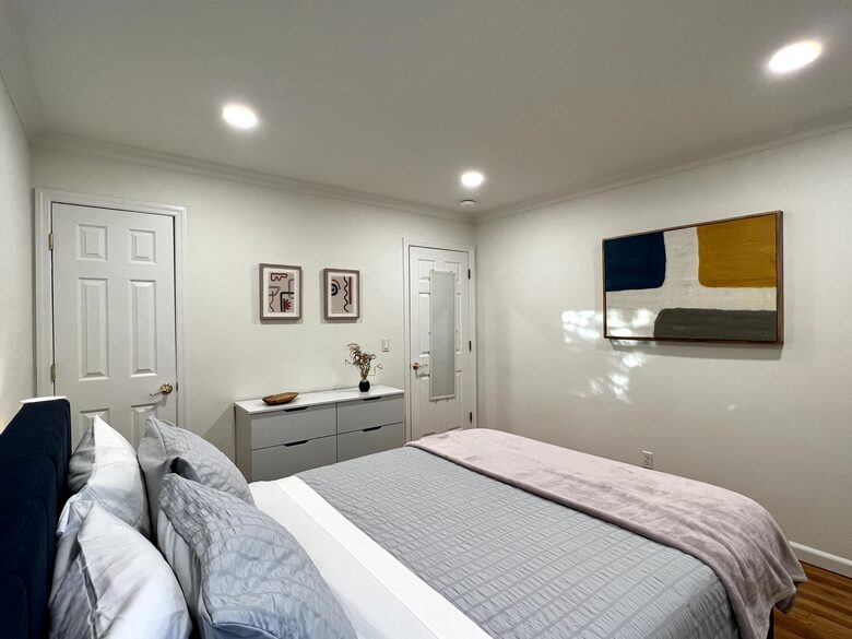 Cozy Retreat With Pool, Hot Tub, and Close to Beach - Wading River, New York