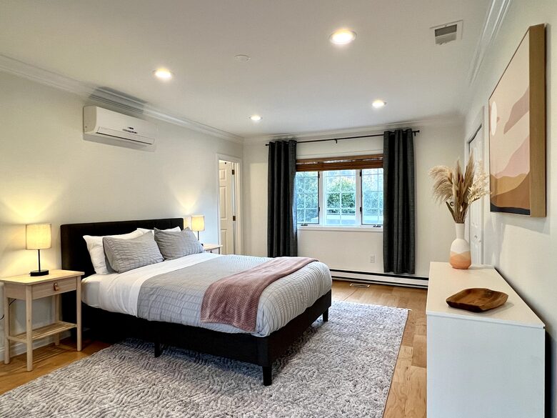 Cozy Retreat With Pool, Hot Tub, and Close to Beach - Wading River, New York