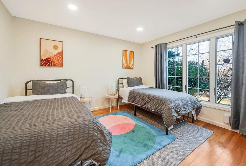 Cozy Retreat With Pool, Hot Tub, and Close to Beach - Wading River, New York