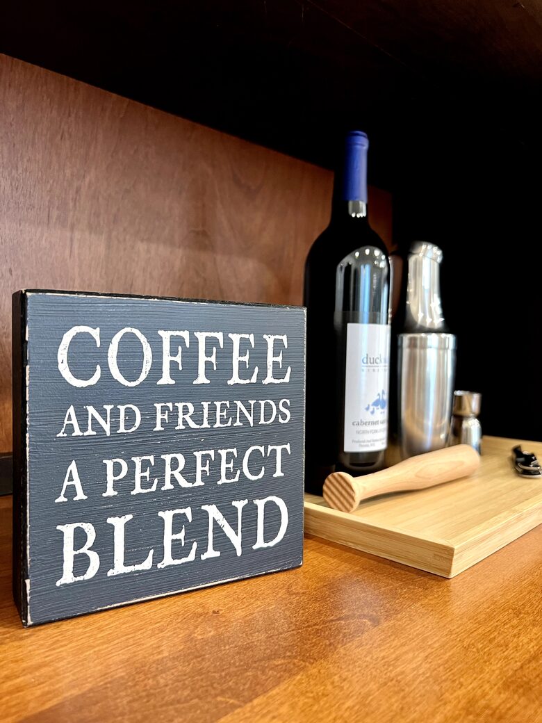 Cozy Retreat With Pool, Hot Tub, and Close to Beach - Wading River, New York