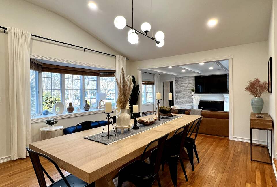 Cozy Retreat With Pool, Hot Tub, and Close to Beach - Wading River, New York