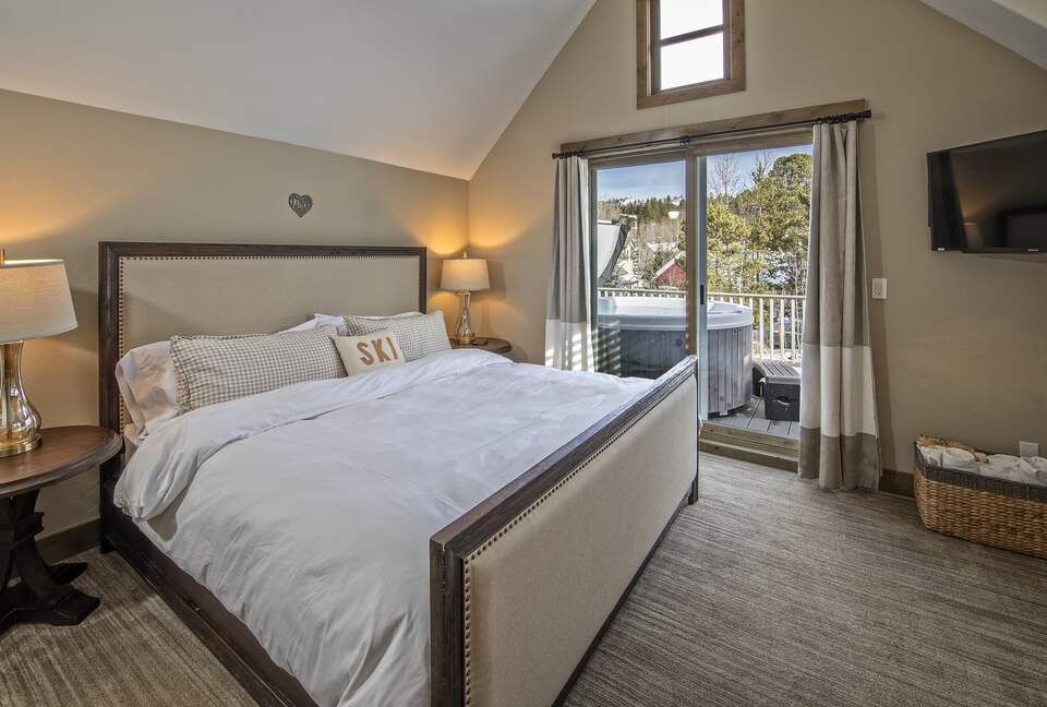 Cozy home in Breckenridge Historic District - ski, mountain bike & hike - walk to shopping + dining - Breckenridge, Colorado