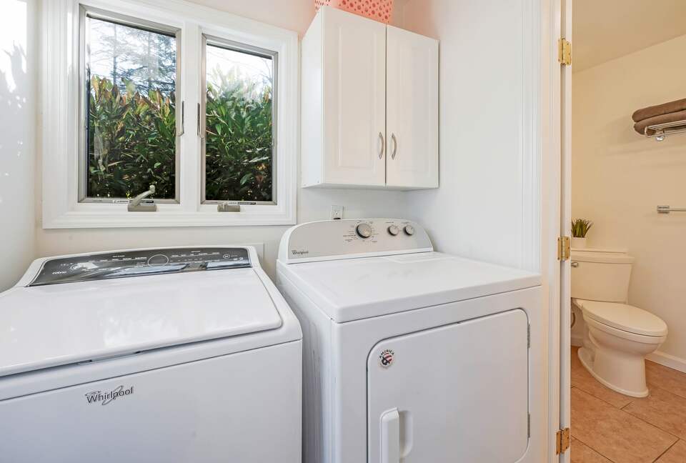 Cozy Retreat With Pool, Hot Tub, and Close to Beach - Wading River, New York