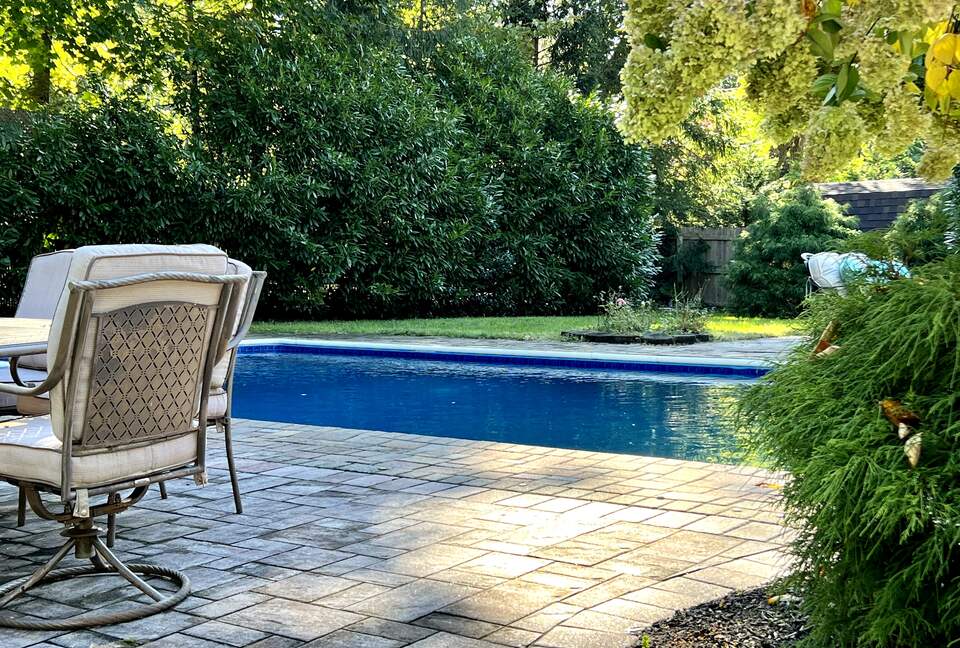 Cozy Retreat With Pool, Hot Tub, and Close to Beach - Wading River, New York