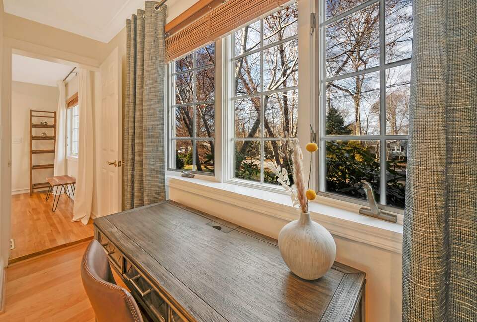 Cozy Retreat With Pool, Hot Tub, and Close to Beach - Wading River, New York