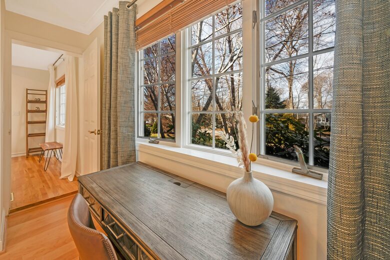 Cozy Retreat With Pool, Hot Tub, and Close to Beach - Wading River, New York