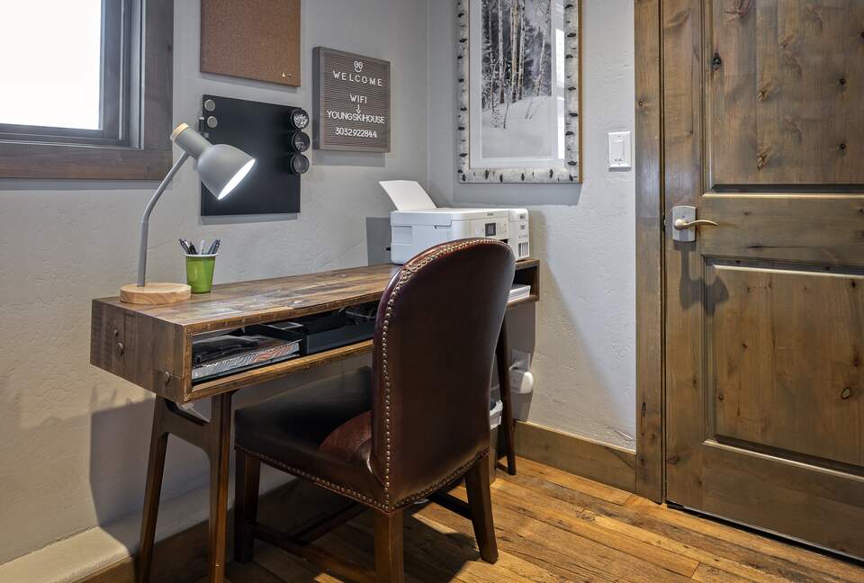 Cozy home in Breckenridge Historic District - ski, mountain bike & hike - walk to shopping + dining - Breckenridge, Colorado