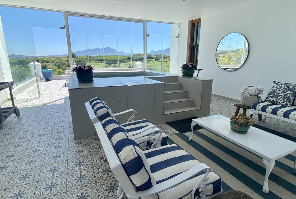 Upstairs veranda with swimming pool