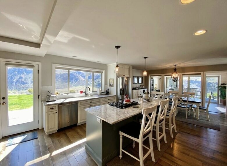 River View Retreat - Chelan, Washington