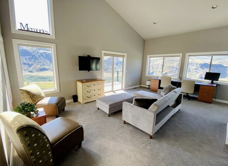 River View Retreat - Chelan, Washington