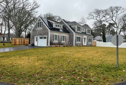 Modern Beach House on Cape Cod - Hyannis, Massachusetts