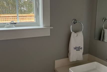 Modern Beach House on Cape Cod - Hyannis, Massachusetts