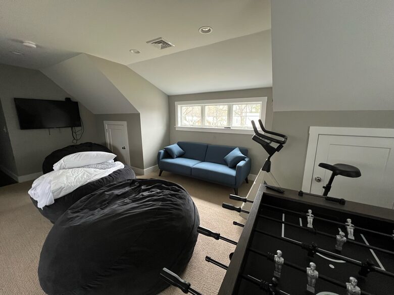 Modern Beach House on Cape Cod - Hyannis, Massachusetts