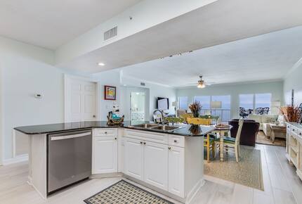 Orange Beach Ocean Front Getaway - Orange Beach, Alabama