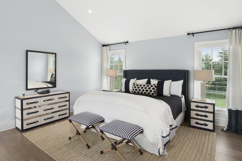 Second Master with sitting area