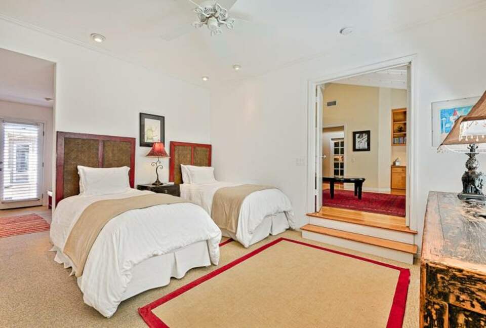 LA JOLLA 4-Bedroom Home, Private Tennis Court Pool and Jacuzzi - La Jolla, California