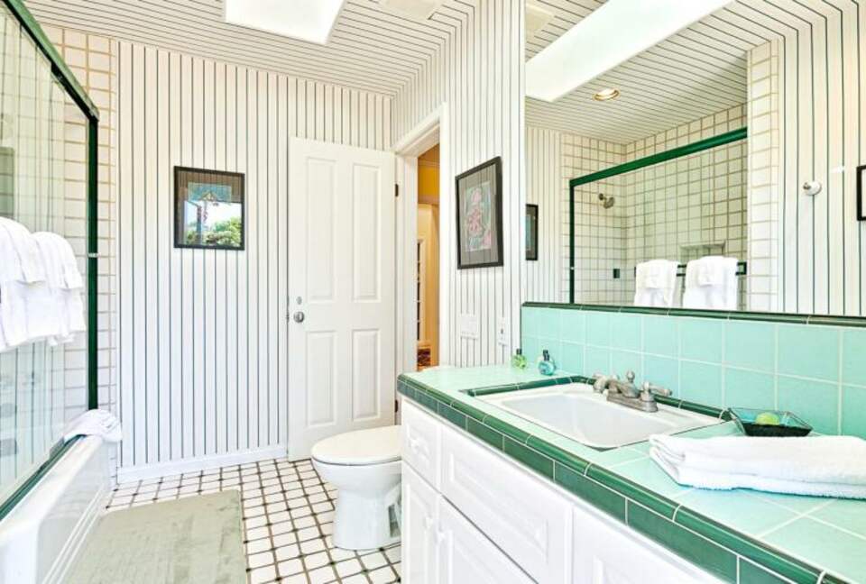 LA JOLLA 4-Bedroom Home, Private Tennis Court Pool and Jacuzzi - La Jolla, California