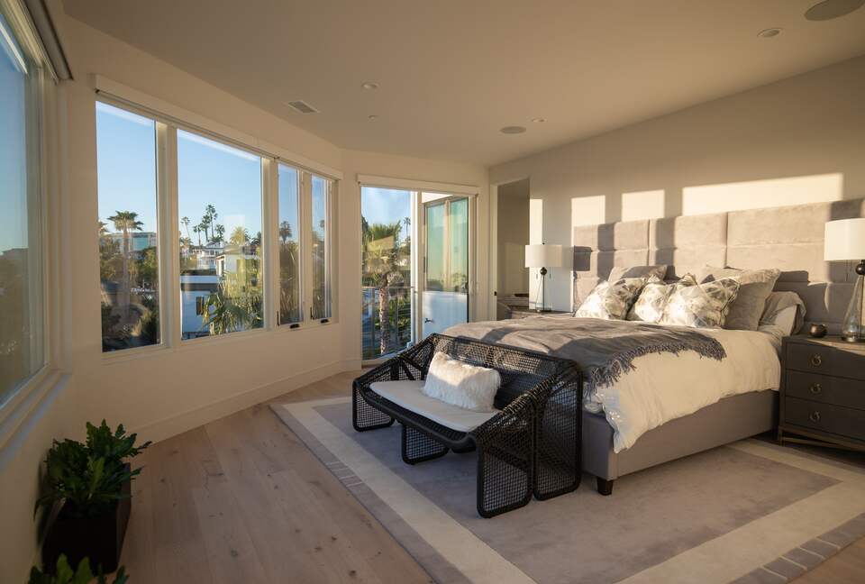 Urban Beach Ultimate Luxury - Newport Beach, California