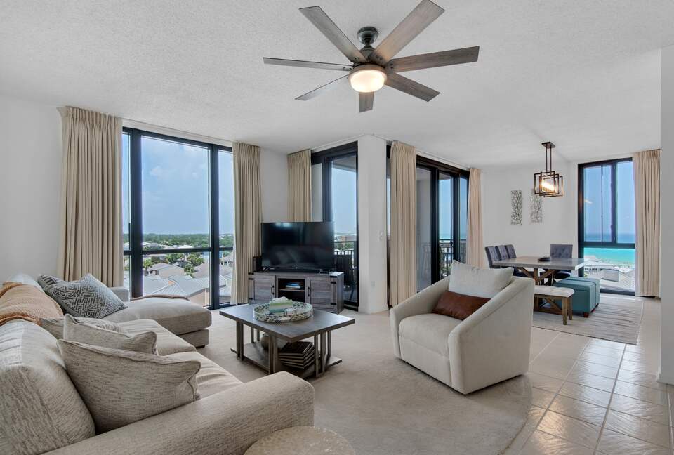 Penthouse With Ocean Views and Private Beach Access - Destin, Florida