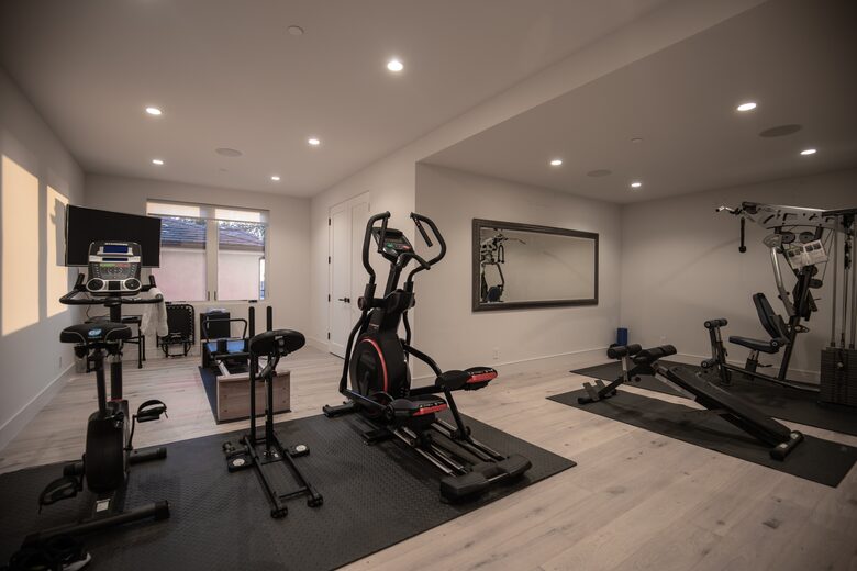 Urban Beach Ultimate Luxury - Newport Beach, California