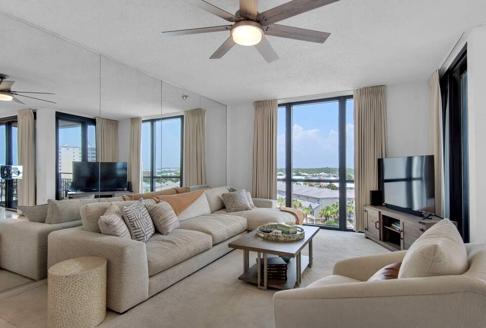 Penthouse With Ocean Views and Private Beach Access - Destin, Florida