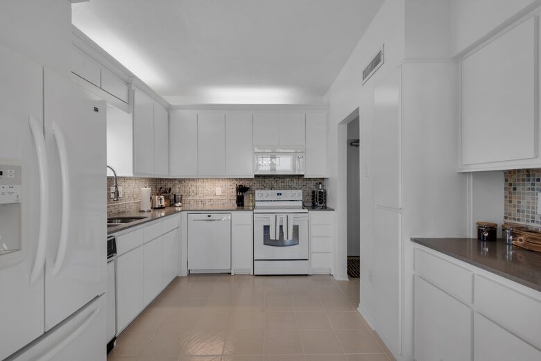 Penthouse With Ocean Views and Private Beach Access - Destin, Florida