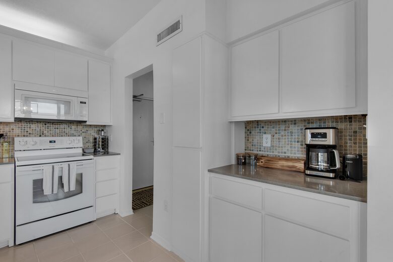 Penthouse With Ocean Views and Private Beach Access - Destin, Florida