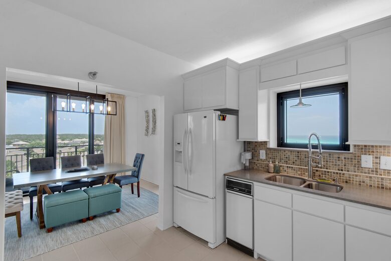 Penthouse With Ocean Views and Private Beach Access - Destin, Florida
