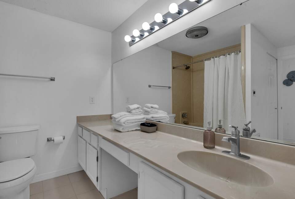 Penthouse With Ocean Views and Private Beach Access - Destin, Florida