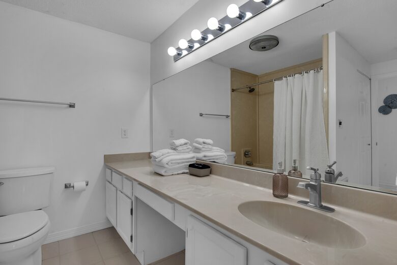 Penthouse With Ocean Views and Private Beach Access - Destin, Florida