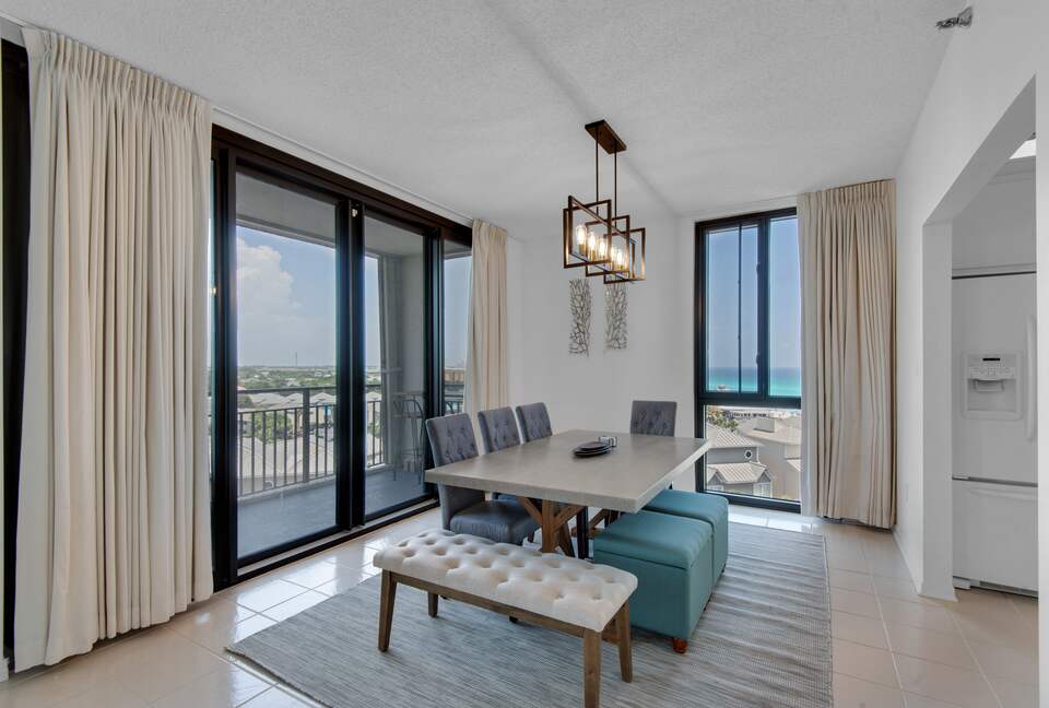 Penthouse With Ocean Views and Private Beach Access - Destin, Florida