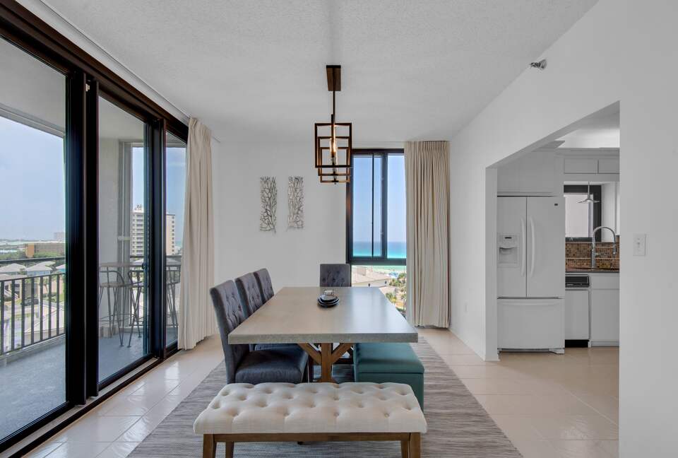 Penthouse With Ocean Views and Private Beach Access - Destin, Florida