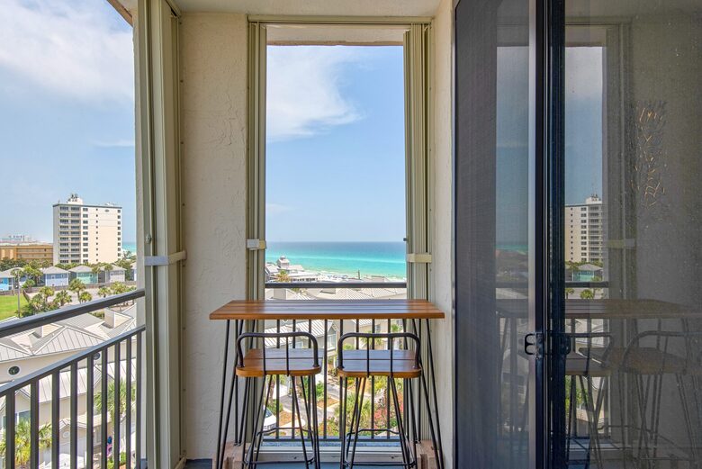 Penthouse With Ocean Views and Private Beach Access - Destin, Florida