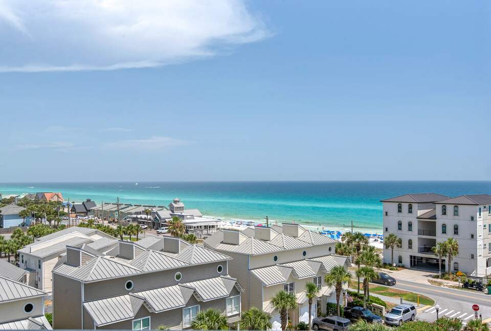 Penthouse With Ocean Views and Private Beach Access - Destin, Florida