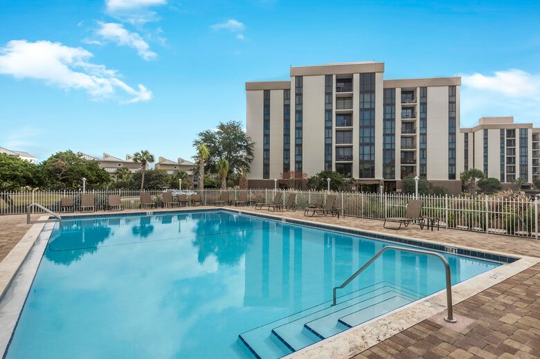 Penthouse With Ocean Views and Private Beach Access - Destin, Florida