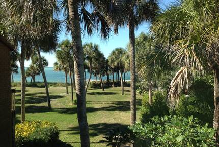 Beachfront MidCentury Modern Flat - Sarasota, Florida