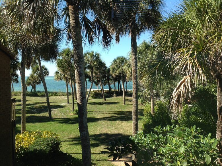 Beachfront MidCentury Modern Flat - Sarasota, Florida