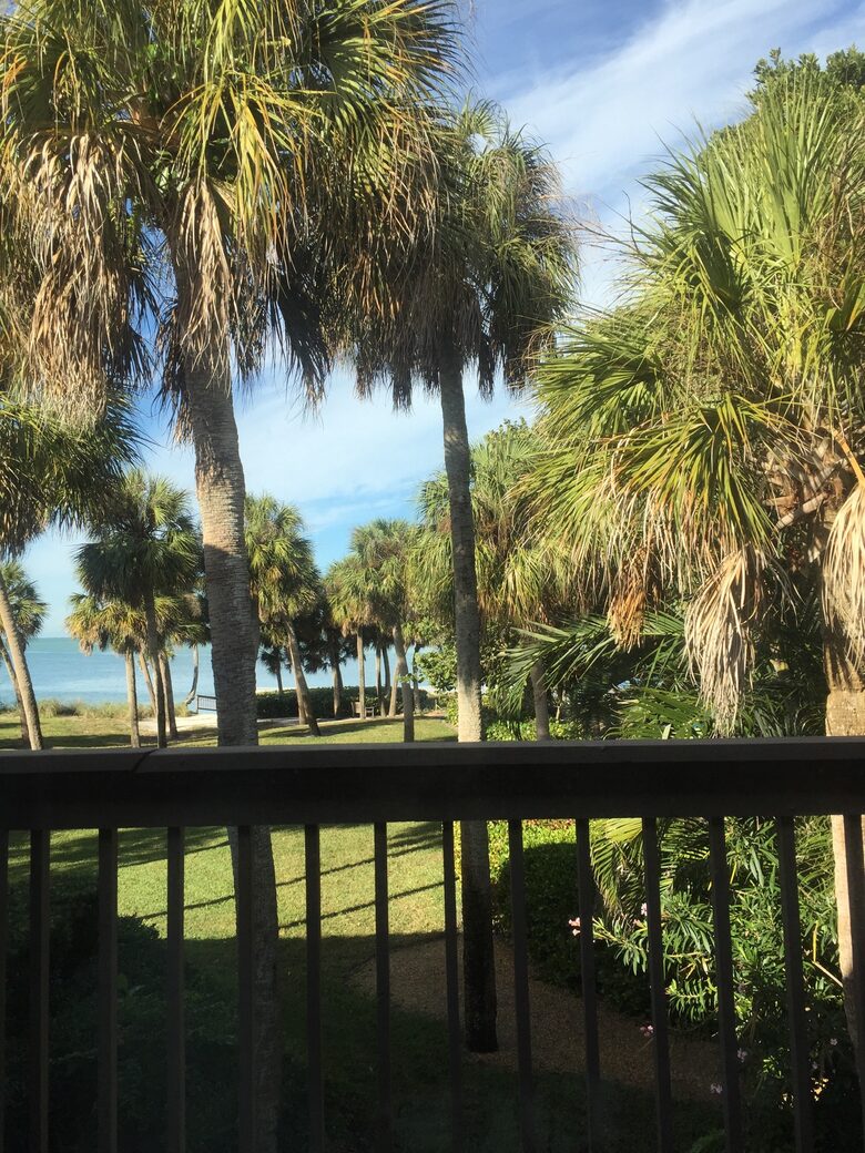 Beachfront MidCentury Modern Flat - Sarasota, Florida