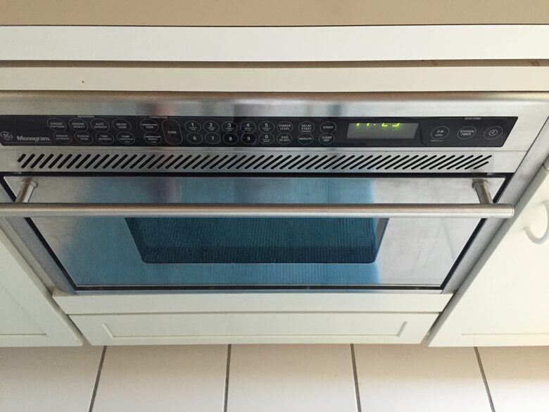 Beachfront MidCentury Modern Flat - Sarasota, Florida