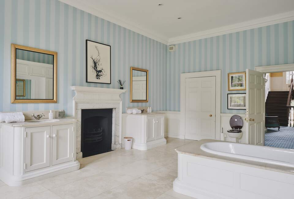 Langley House (R) - Langley Burrell, United Kingdom