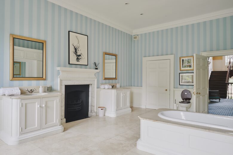 Langley House (R) - Langley Burrell, United Kingdom