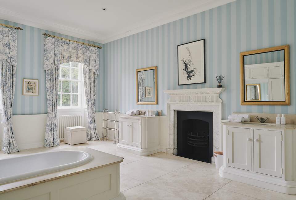 Langley House (R) - Langley Burrell, United Kingdom