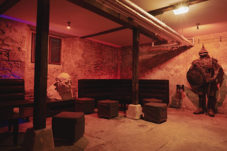 Langley House (R) - Langley Burrell, United Kingdom